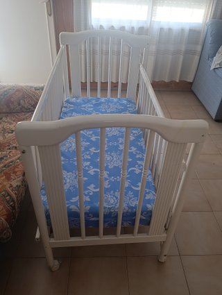 Cuna blanca con colchón
