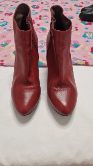 Botines de Piel Rojos