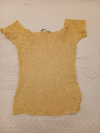 Camiseta Amarilla Zara