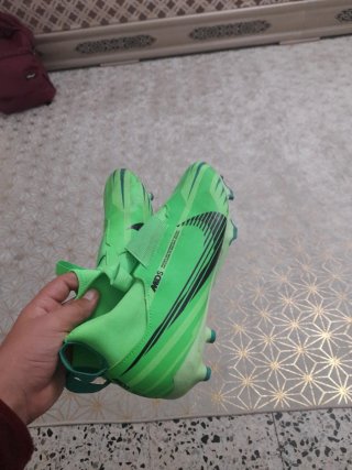 Zapatillas de fútbol verdes