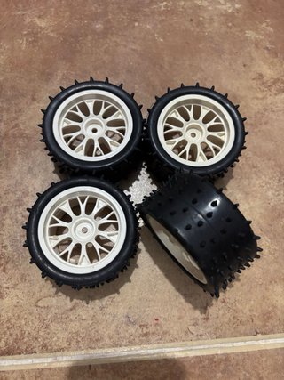Ruedas RC con Goma y Llantas Blancas