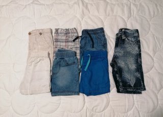 Set 7 pantaloncini corti bimbo 18-24 mesi.