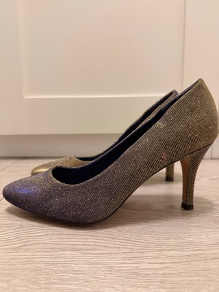 Zapatos Carolina Boix dorados con brillo talla 38