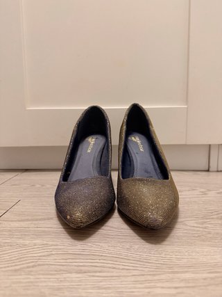Zapatos Carolina Boix dorados con brillo talla 38