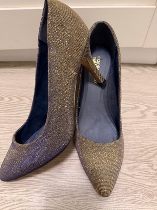 Zapatos Carolina Boix dorados con brillo talla 38