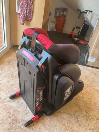 Sillita de coche con protección lateral BUHITOS