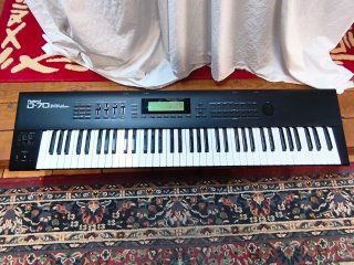 Sintetizador Roland D-70 (1991)