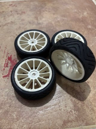 Ruedas y gomas coche RC