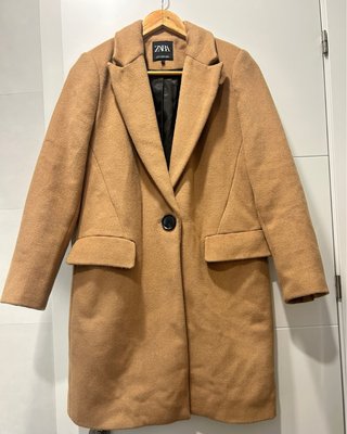 Abrigo camel Zara