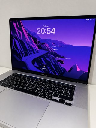MacBook Pro 16” (2019) i9 16GB RAM