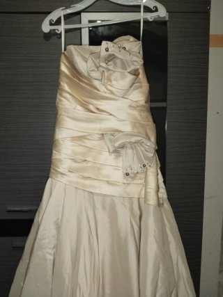Vestido Beige de Fiesta