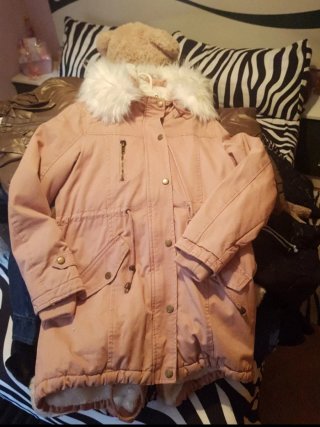 Chaqueta rosa con forro de pelo