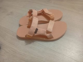 Sandalias Teva rosas