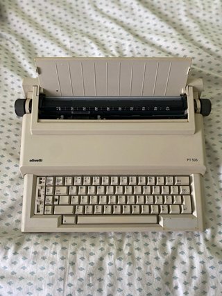 Máquina de escribir Olivetti PT 505