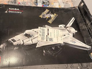 LEGO Icons Transbordador Espacial Discovery
