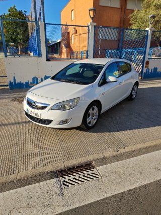 Opel Astra 2011