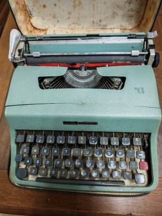 Máquina de escribir Olivetti Lettera 32