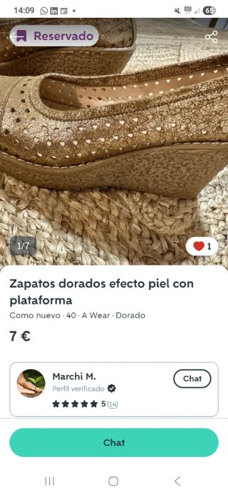 Zapatos dorados efecto piel con plataforma