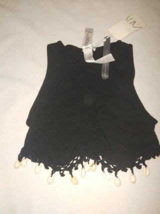 Top Zara negro conchas