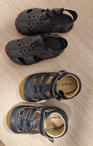 2 paia scarpe bimbo Nike e Kickers