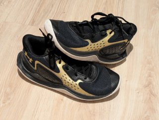 Zapatillas Baloncesto Under Armour Negras Doradas