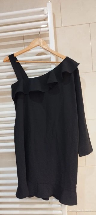 Vestido Preto Mango Assimétrico