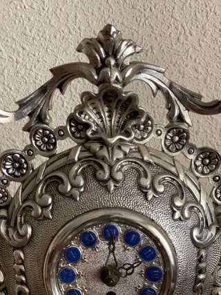 Reloj de sobremesa antiguo plateado