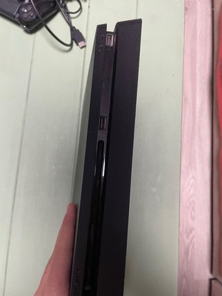 PS4 (PlayStation 4) con 2 mandos+cables necesarios