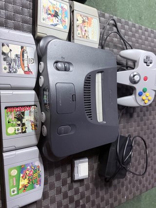 Consola Nintendo 64 con juegos