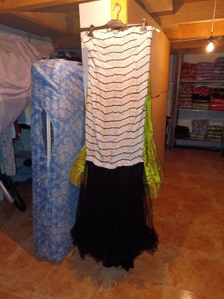 Vestido de fiesta blanco y negro