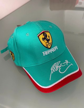 Gorra Ferrari Turquesa y Roja