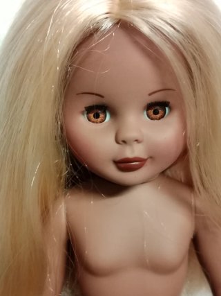 Muñeca colección copia Nancy clásica nueva negra