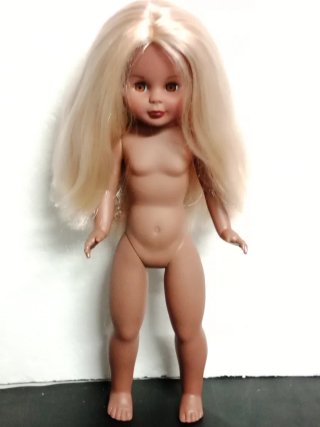 Muñeca colección copia Nancy clásica nueva negra
