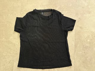 Camiseta Negra con Brillo Shein
