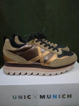 Zapatillas Munich Marrón y Dorado