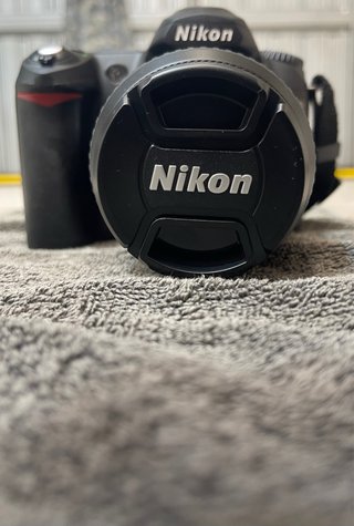 Nikon D50 + Obiettivo AF-S NIKKOR 18-55mm