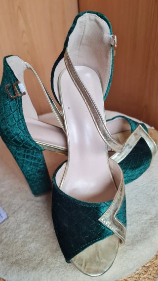 Zapatos de Tacón Terciopelo Verde y Dorado