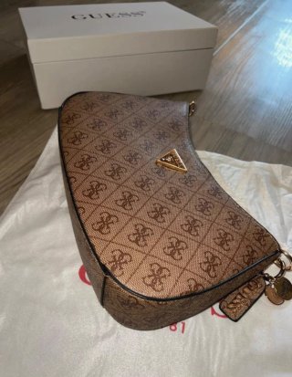 Bolso Guess Marrón y Dorado