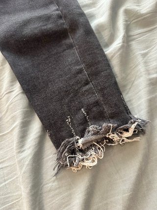 Pantalones vaqueros gris oscuro