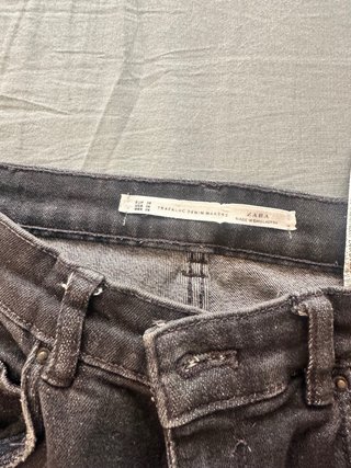Pantalones vaqueros gris oscuro