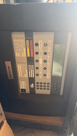 Dos Centrales de Alarma Notifier ID3000