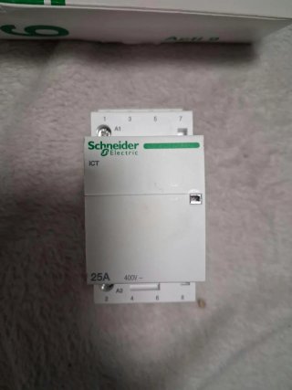 Lote de 3 Contactores Schneider Electric