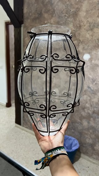 Lámpara de Cristal con Estructura Metálica