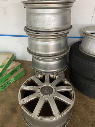 Llantas Audi A4 en " 17 " van sin neumáticos
