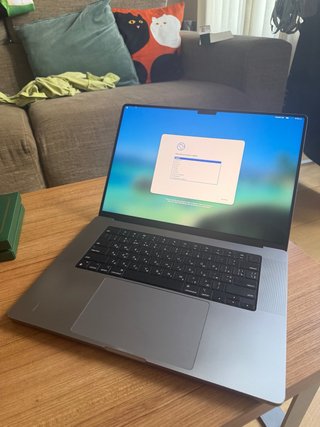 MacBook Pro 16 (M1 Pro) 32GB RAM 512GB SSD