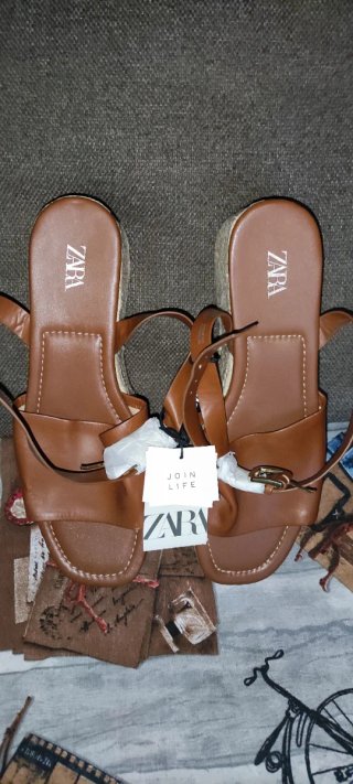 Sandalias 40 cuña Zara nuevas