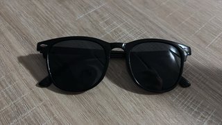 Gafas de sol negras