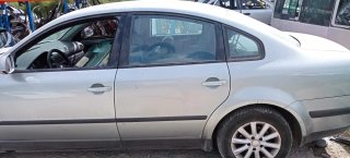 Puerta trasera izquierda VOLKSWAGEN PASSAT
