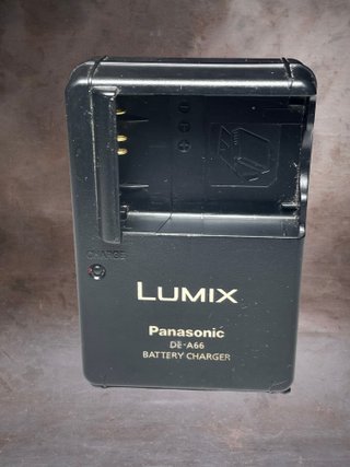 Caricabatterie Panasonic DE-A66 per Lumix