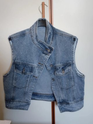 Gilet in denim con strass